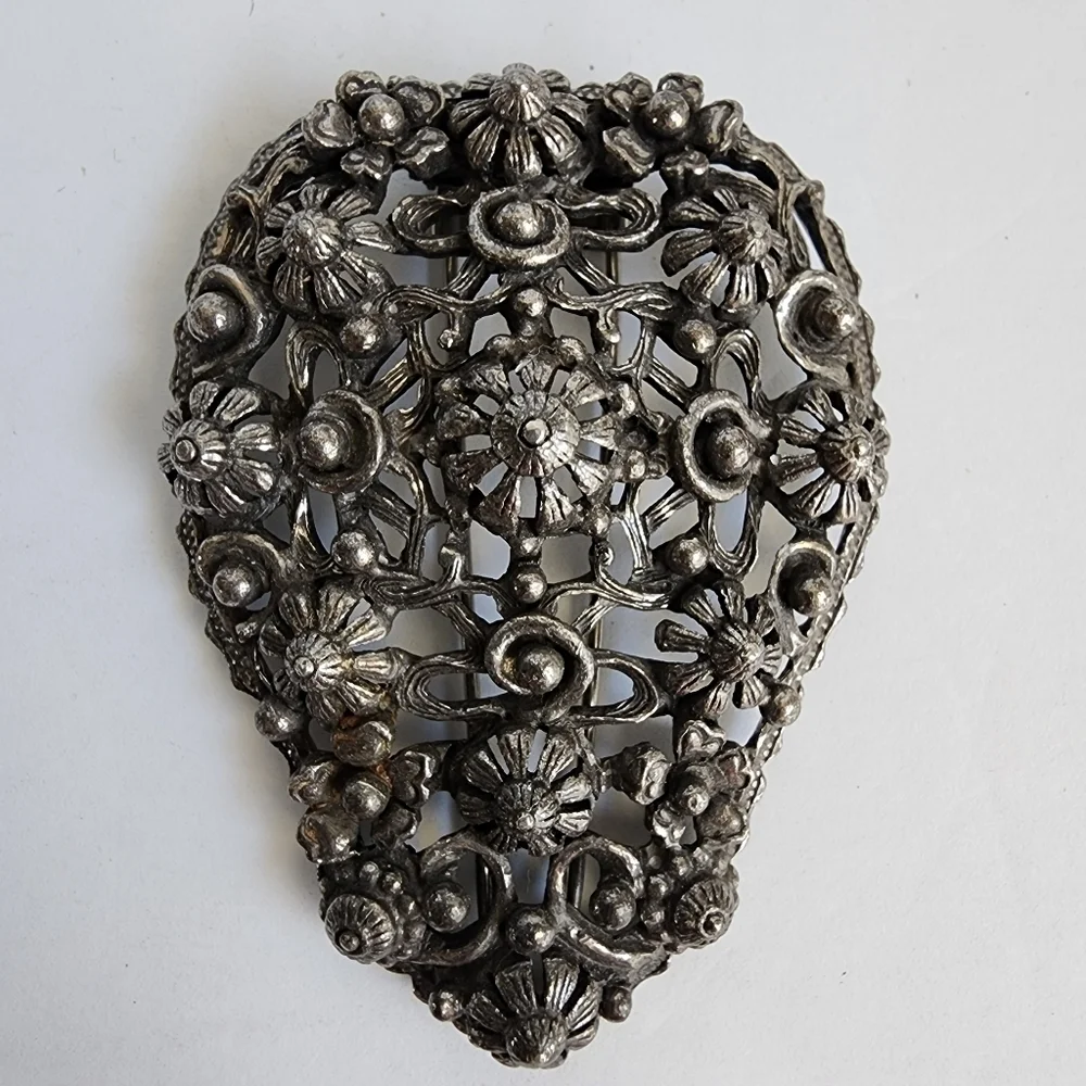 Vintage Antiqued Silver‎ Fur Clip Brooch Large 40s Floral Motif Victorian Style - Picture 2 of 5